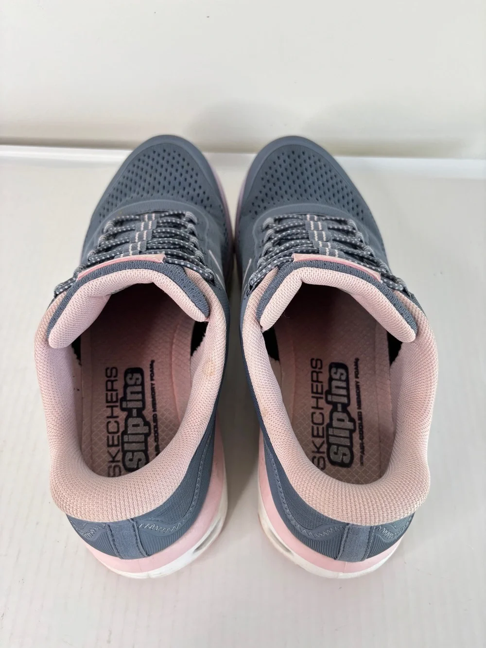 Skechers Womens Shoe Size 9.5 Slip Ins Gray Pink Glide Step Memory Foam Sneakers